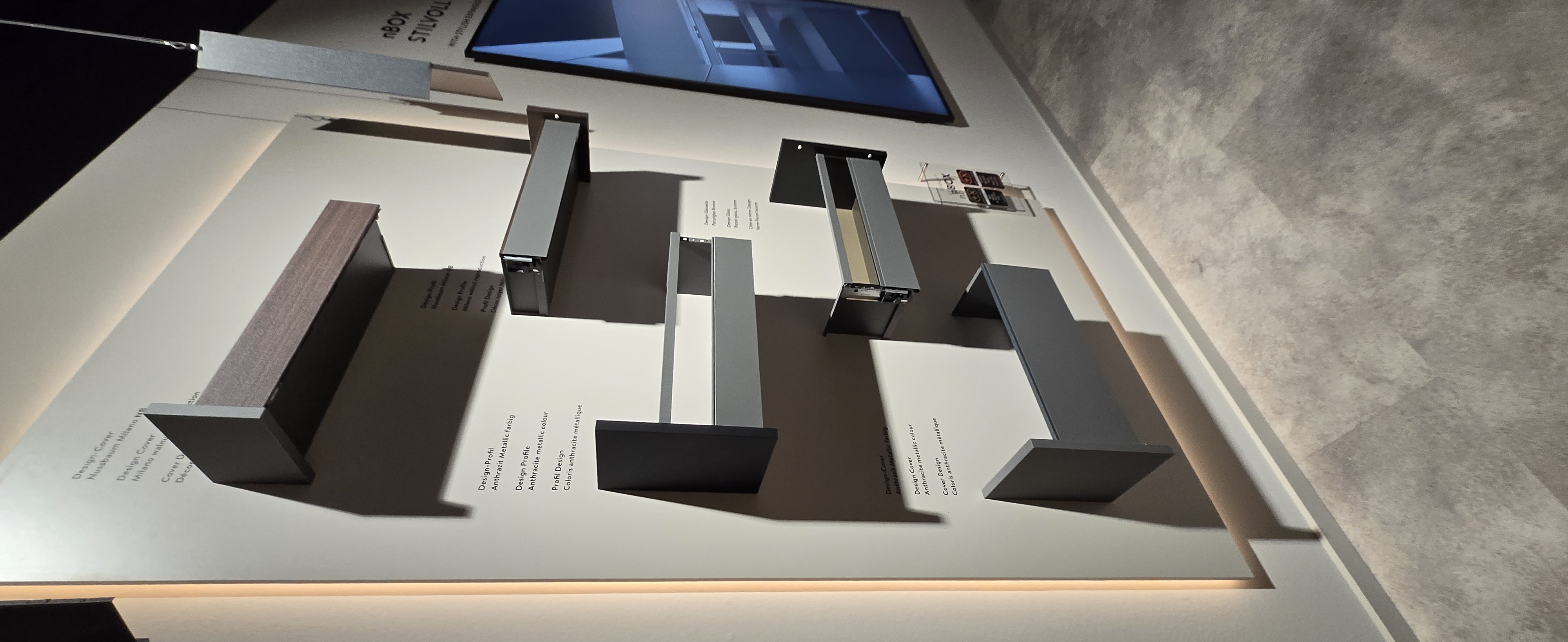 Display of integrated cabinet edge profiles and drawer construction